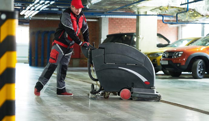 Professional parking lot cleaning with an equipment