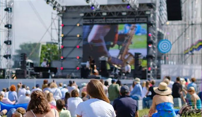 Concert in clean space