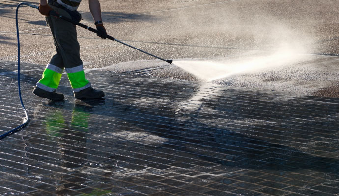 Outdoor concrete floor pressure washing service